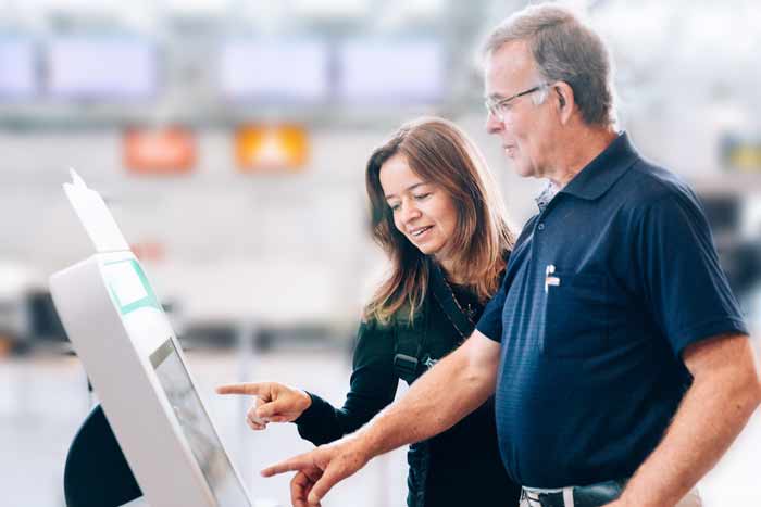 father-daughter-kiosk